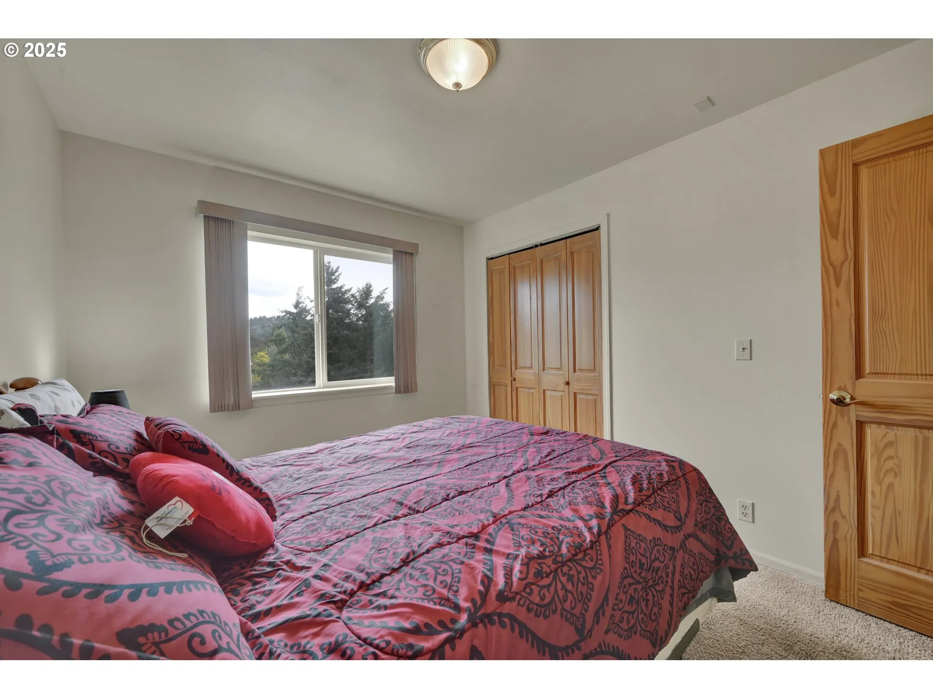 Bedroom, Primary
