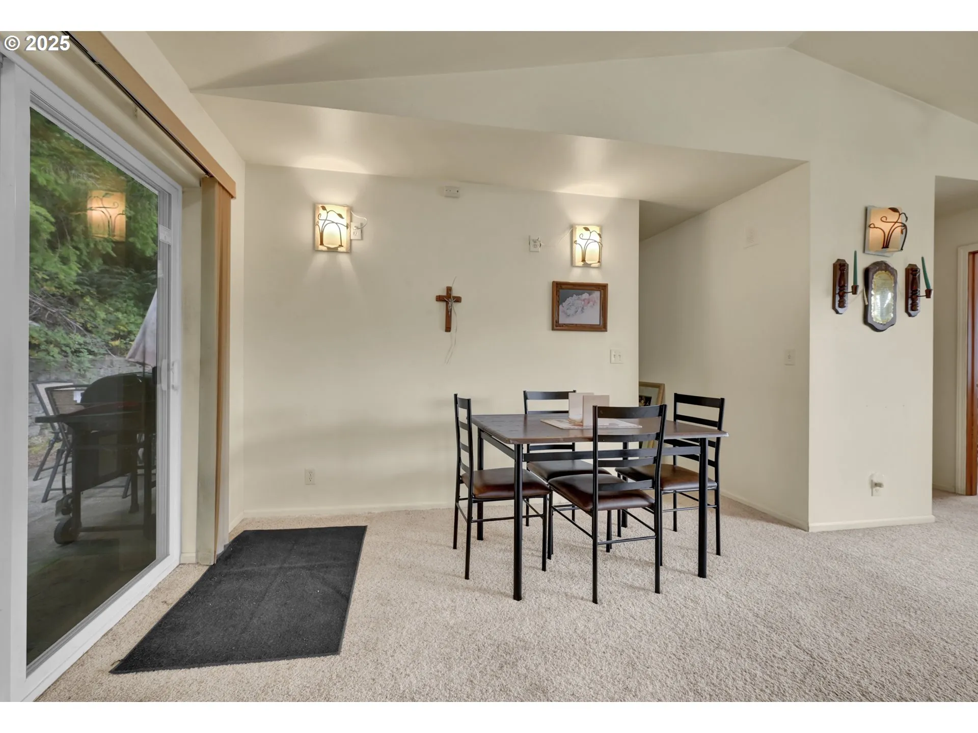 Dining Room-Vaulted Ceilings