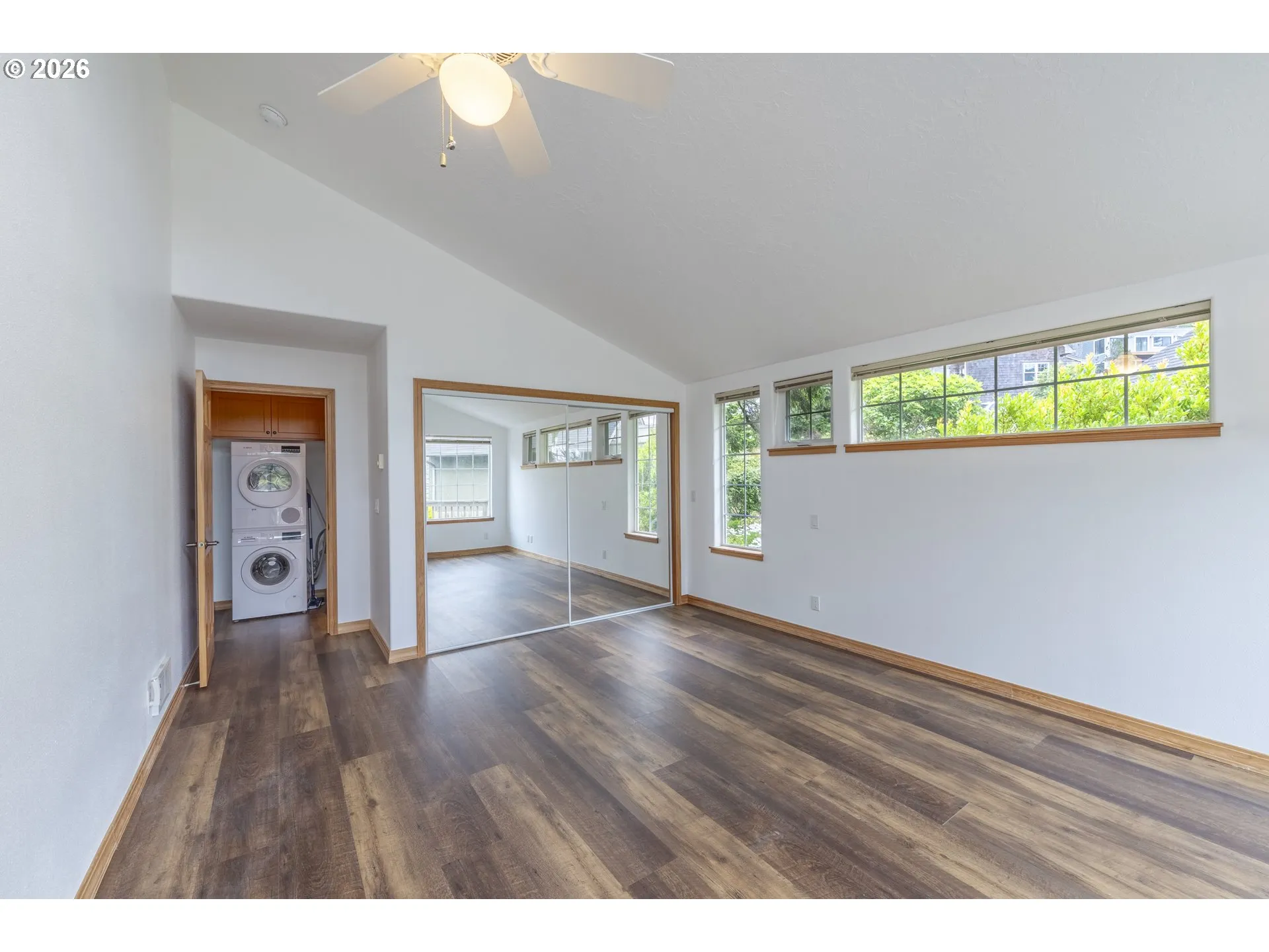 Bedroom, Primary-Vaulted Ceilings