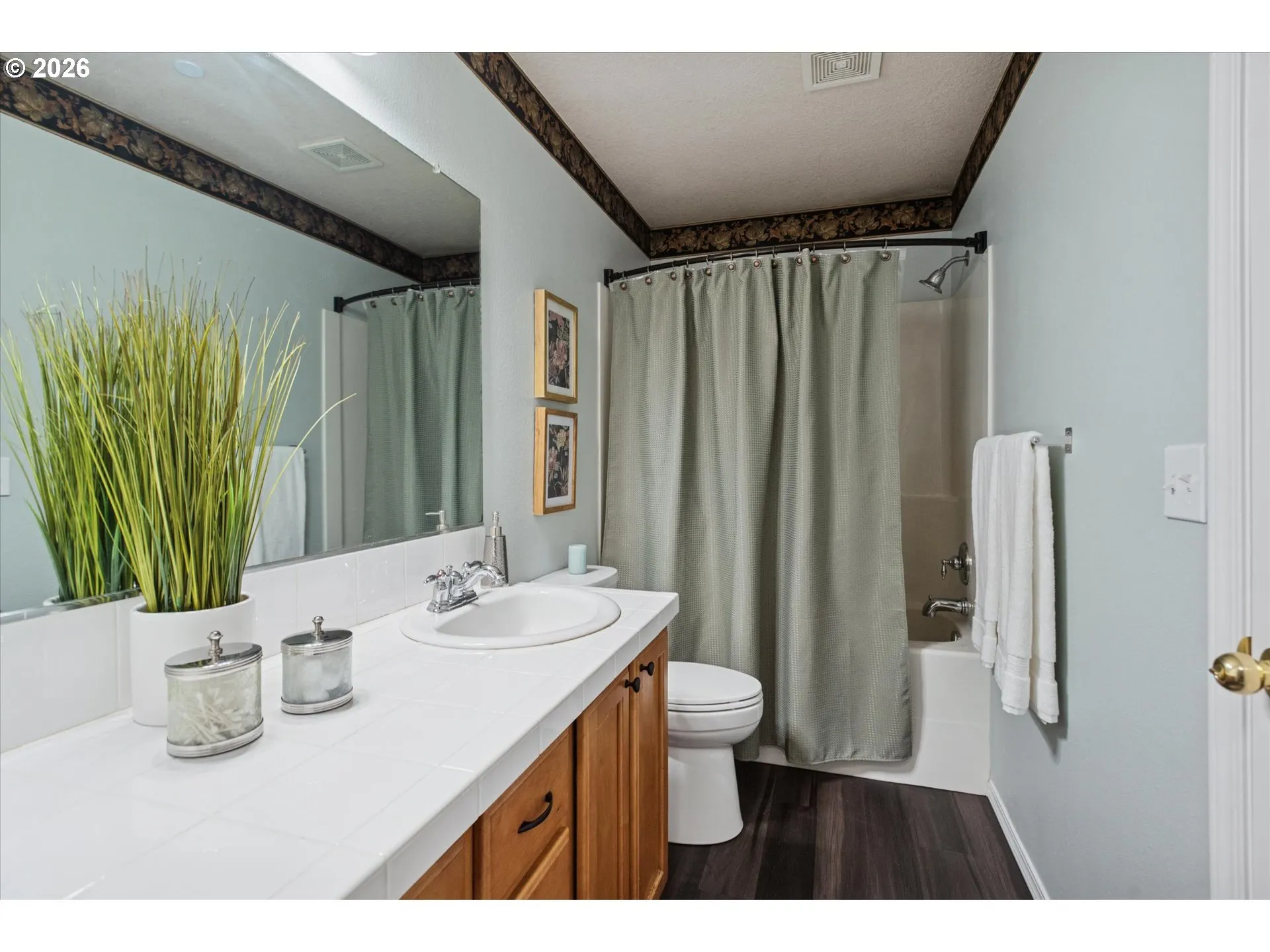 Bathroom, Attached-Upper