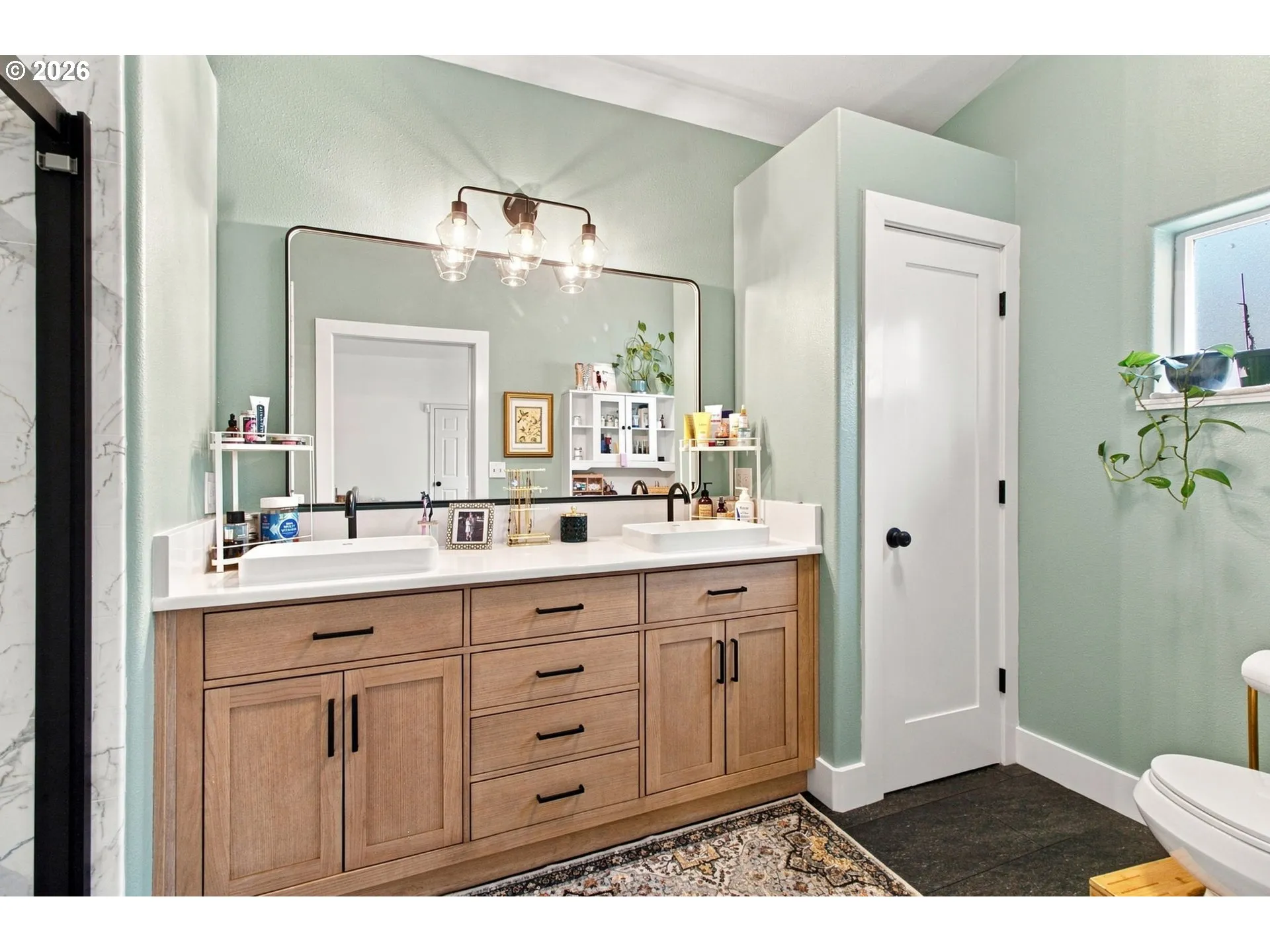 Bathroom, Attached-Double Sinks