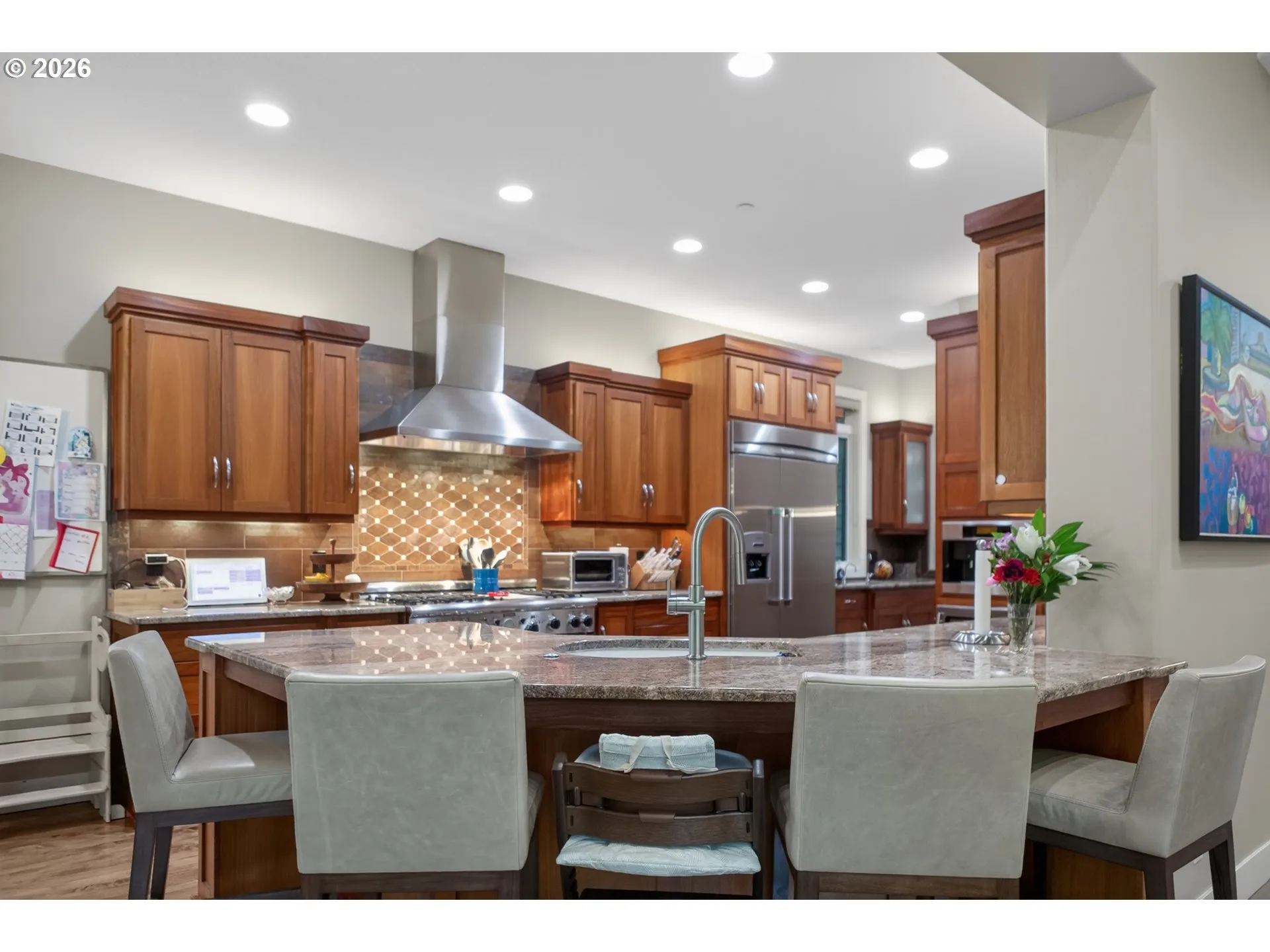 Kitchen-Breakfast Bar