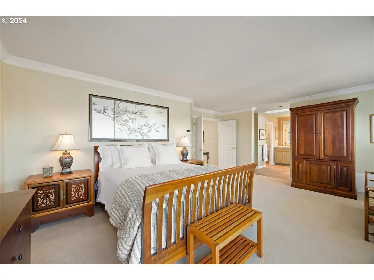 Bedroom, Primary