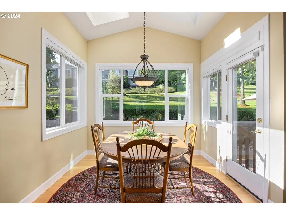 Kitchen-Eating Area