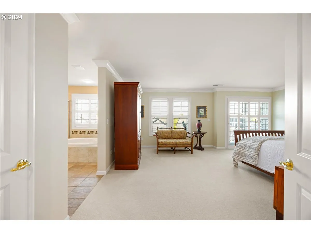 Bedroom, Primary