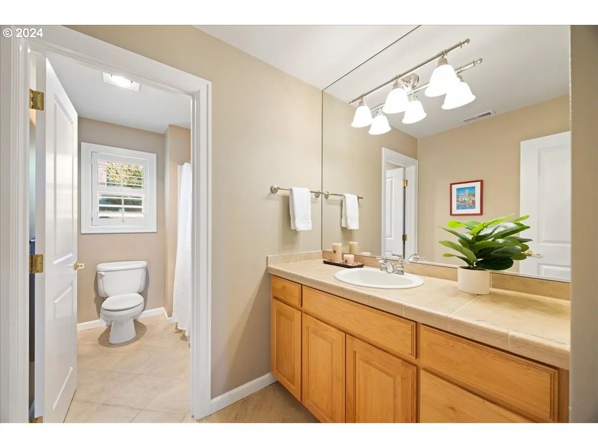 Bathroom-Upper