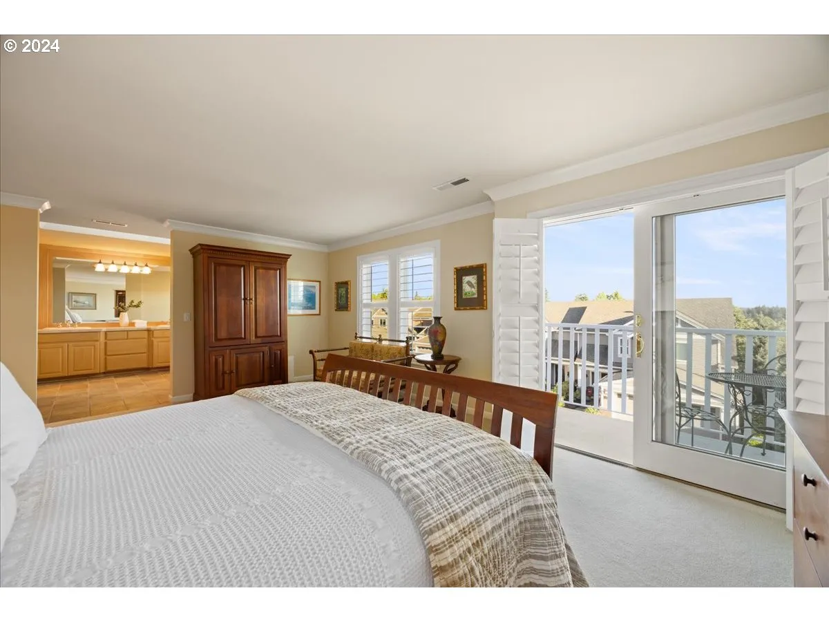 Bedroom, Primary