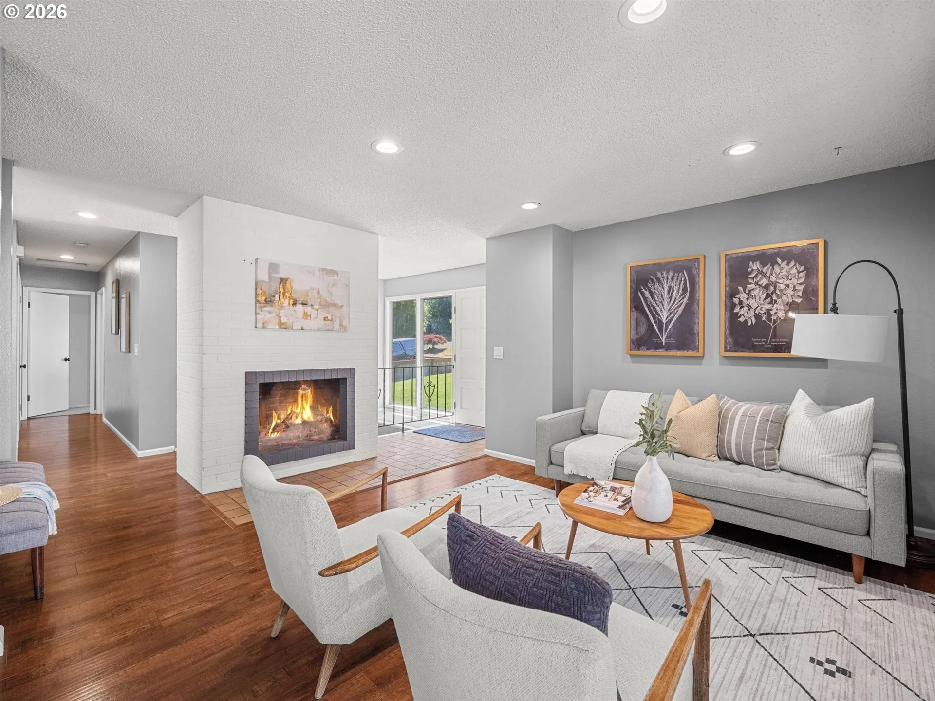 Living Room-Fireplace