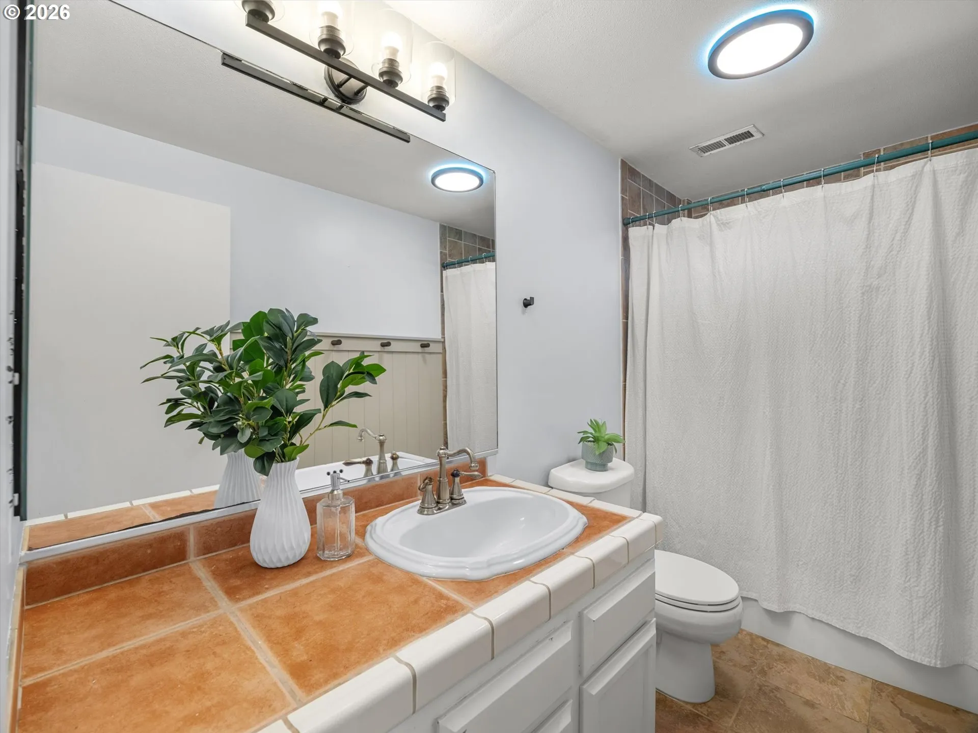 Bathroom-Lower