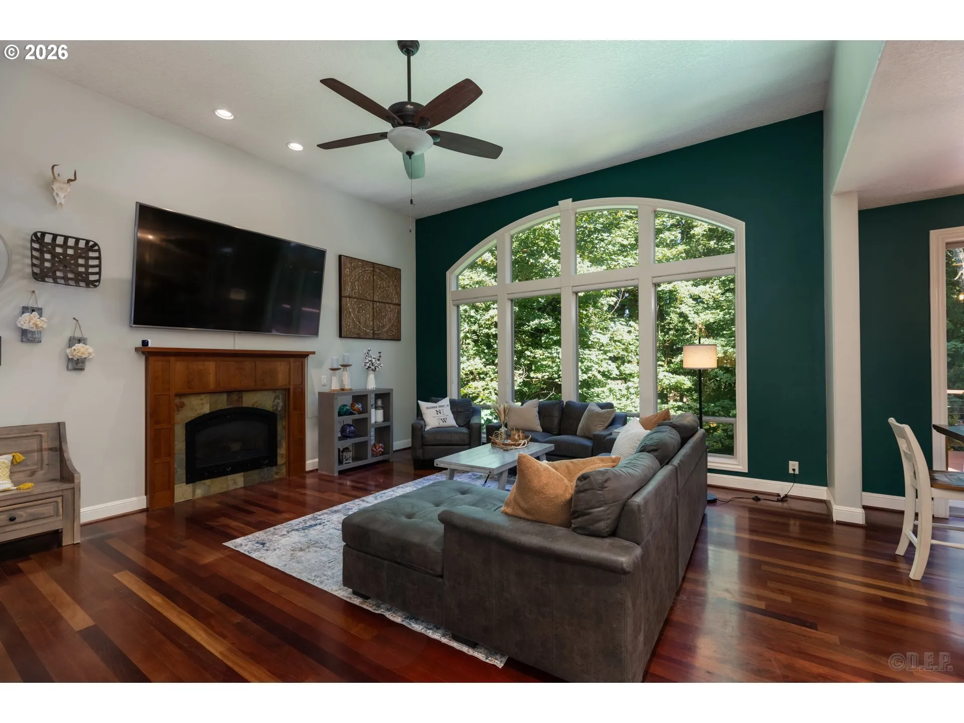 Living Room-Ceiling Fan