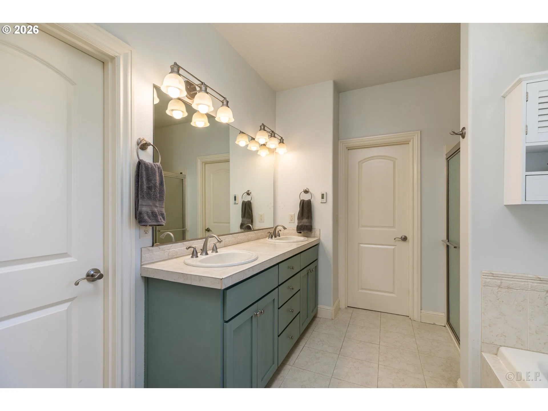 Bathroom, Attached-Double Sinks
