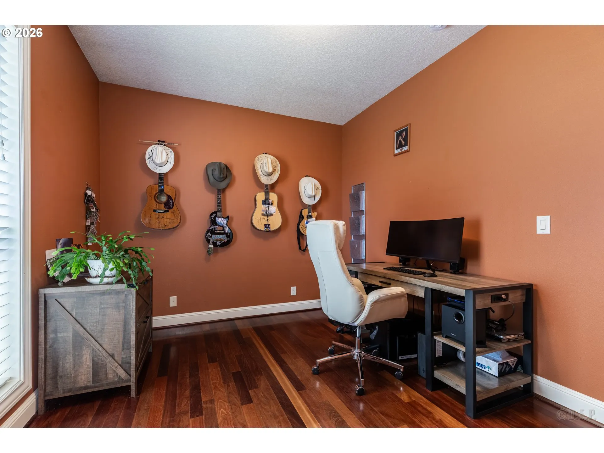 Den/Office-Main