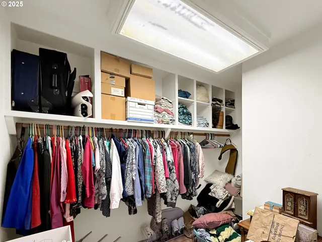 Bedroom, Primary-Walk-In Closet
