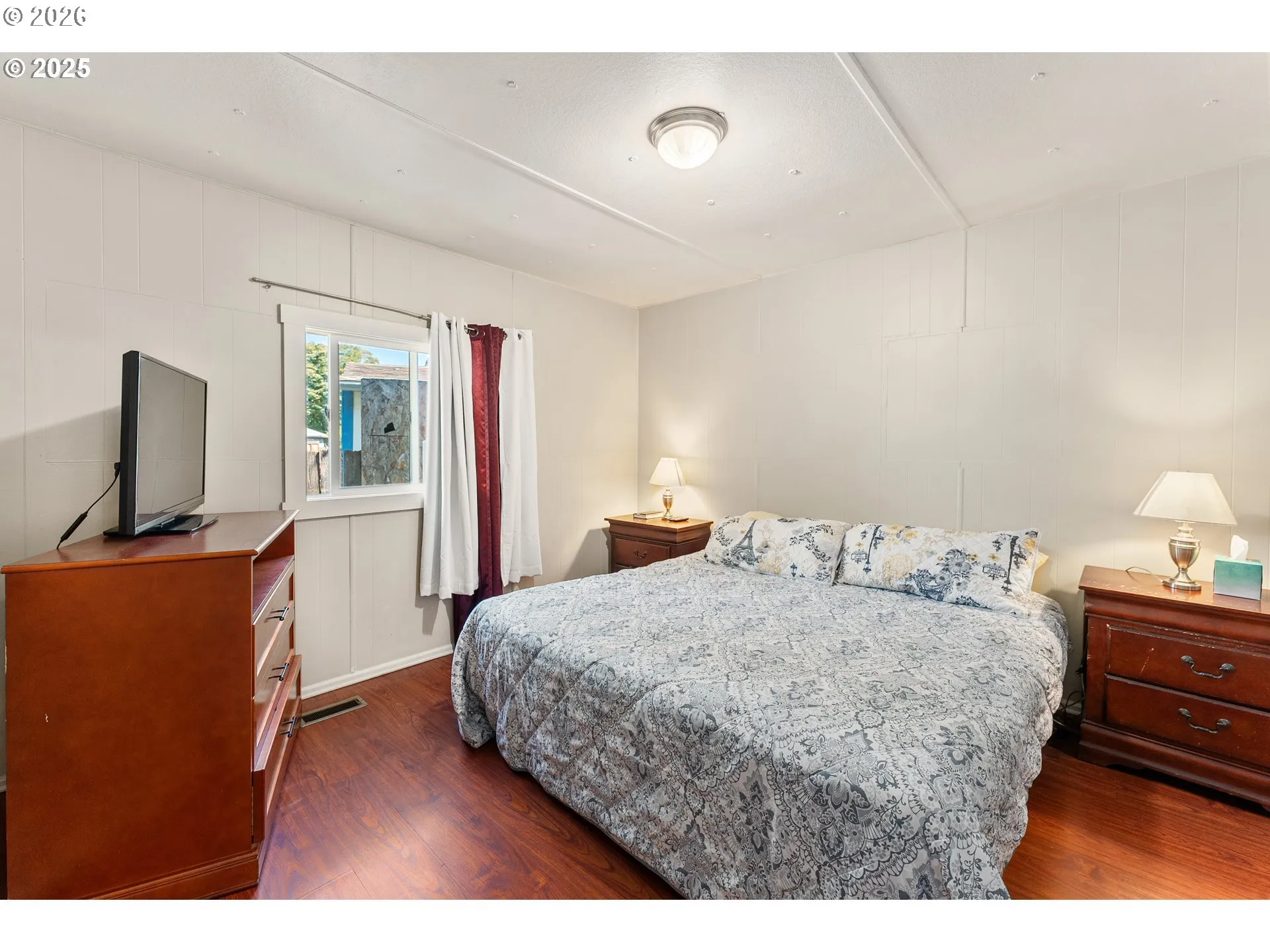 Bedroom, Primary