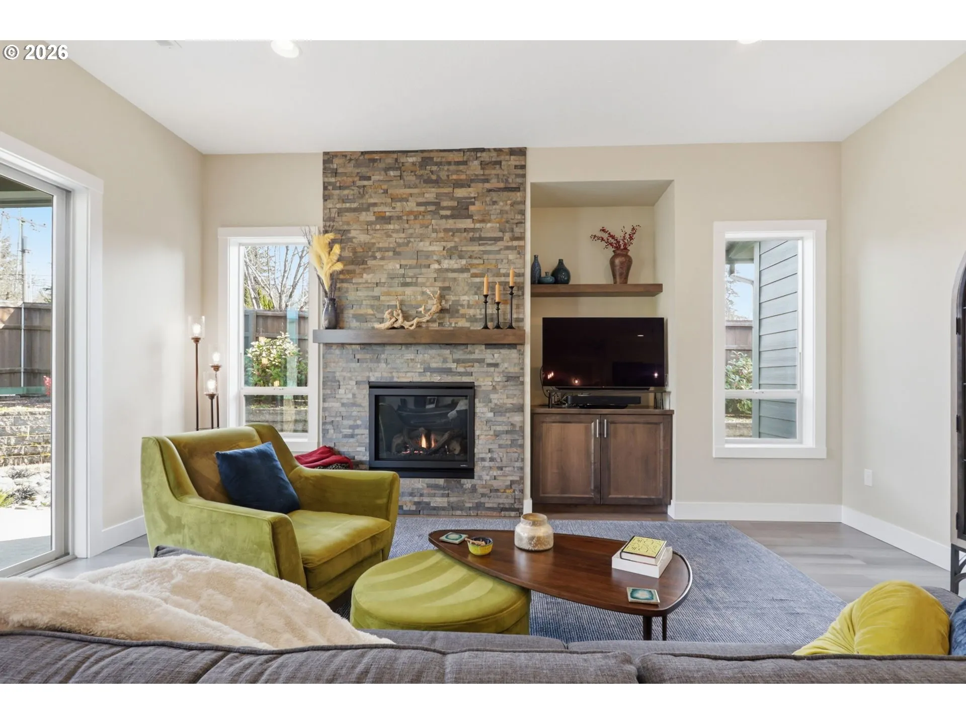 Living Room-Fireplace