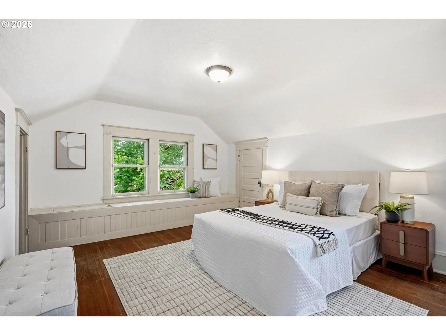 Bedroom, Primary