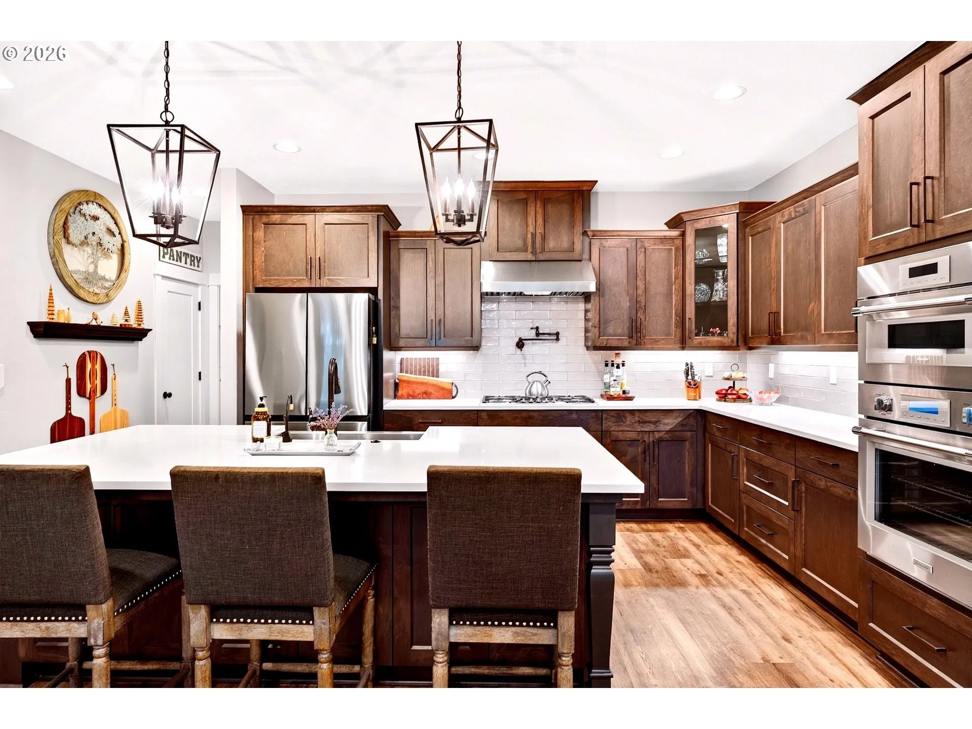 Kitchen-Breakfast Bar