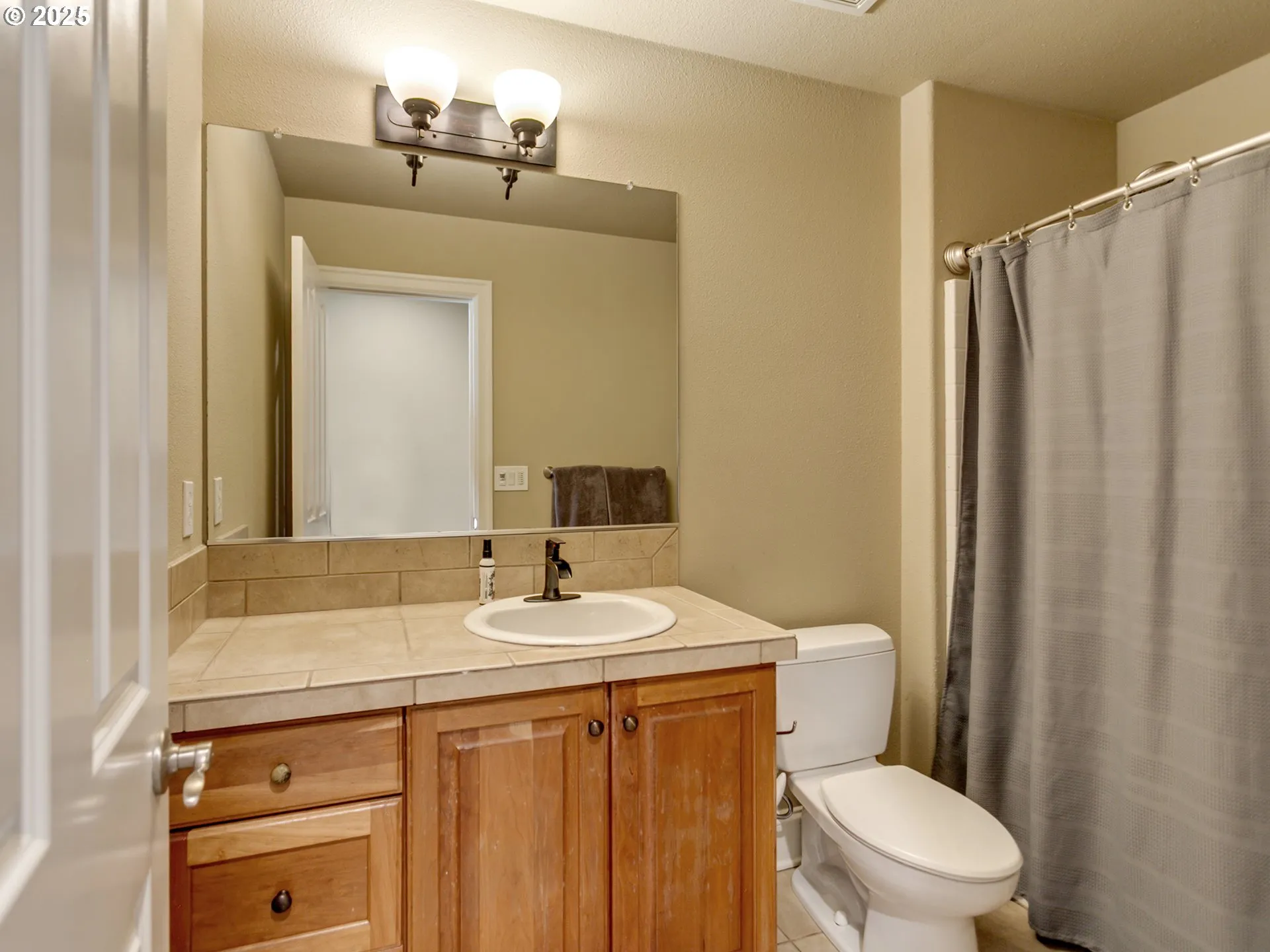 Bathroom-Upper