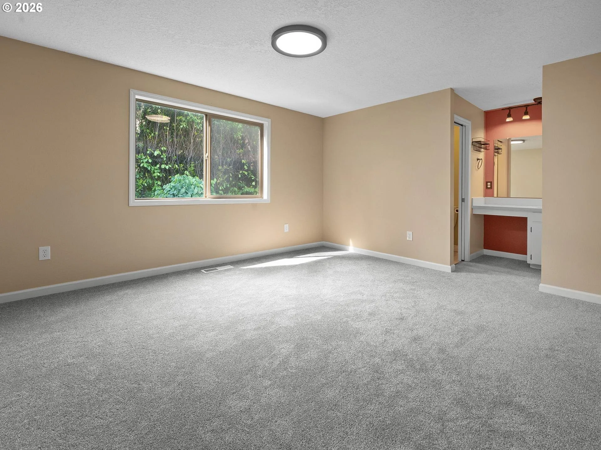 Bedroom, Primary