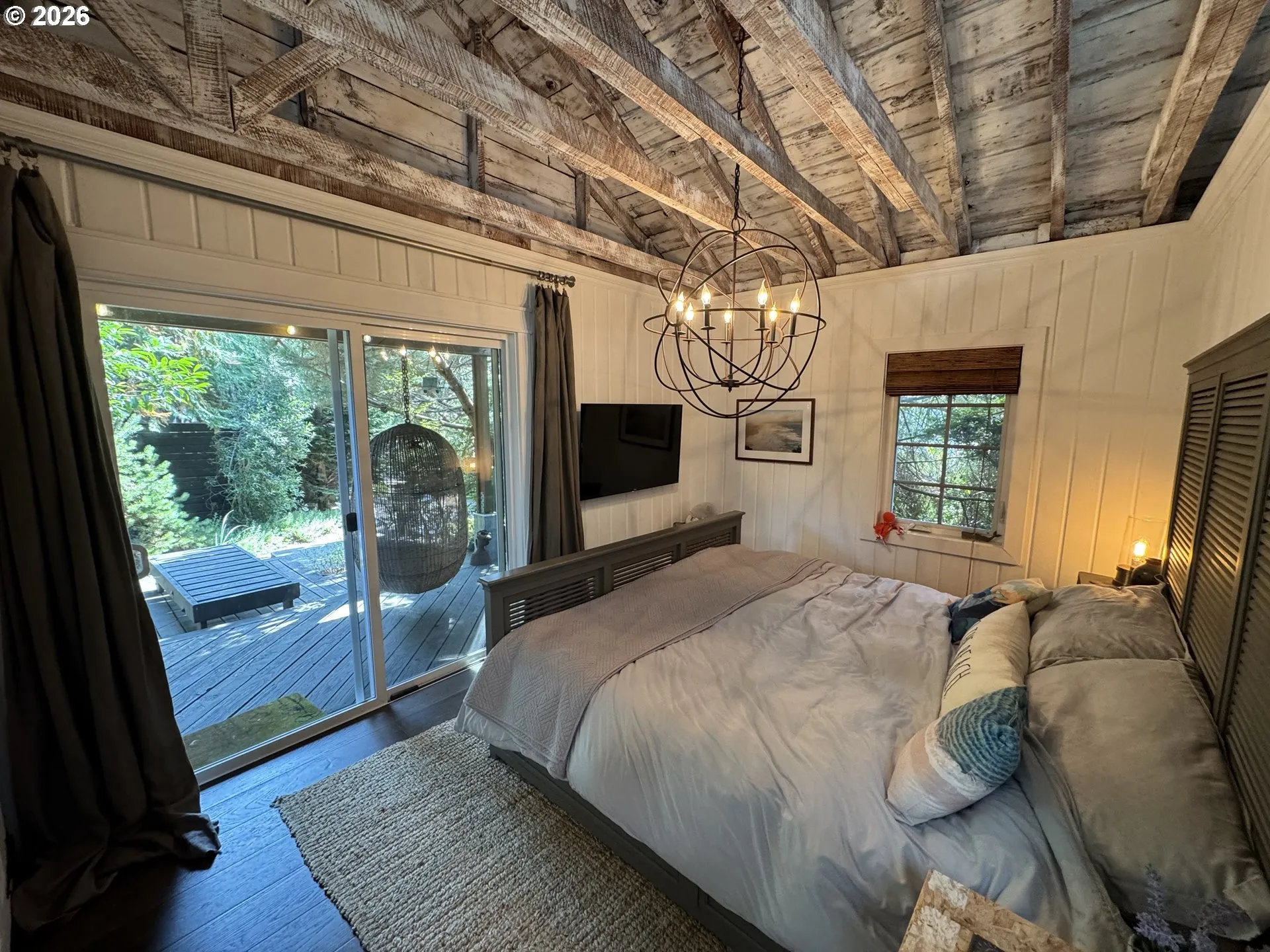 Bedroom, Primary
