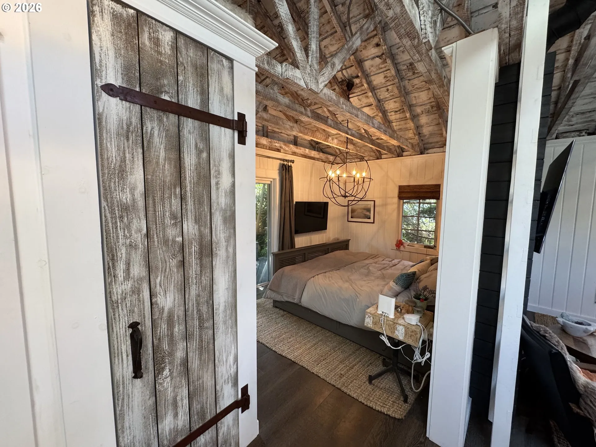 Bedroom, Primary