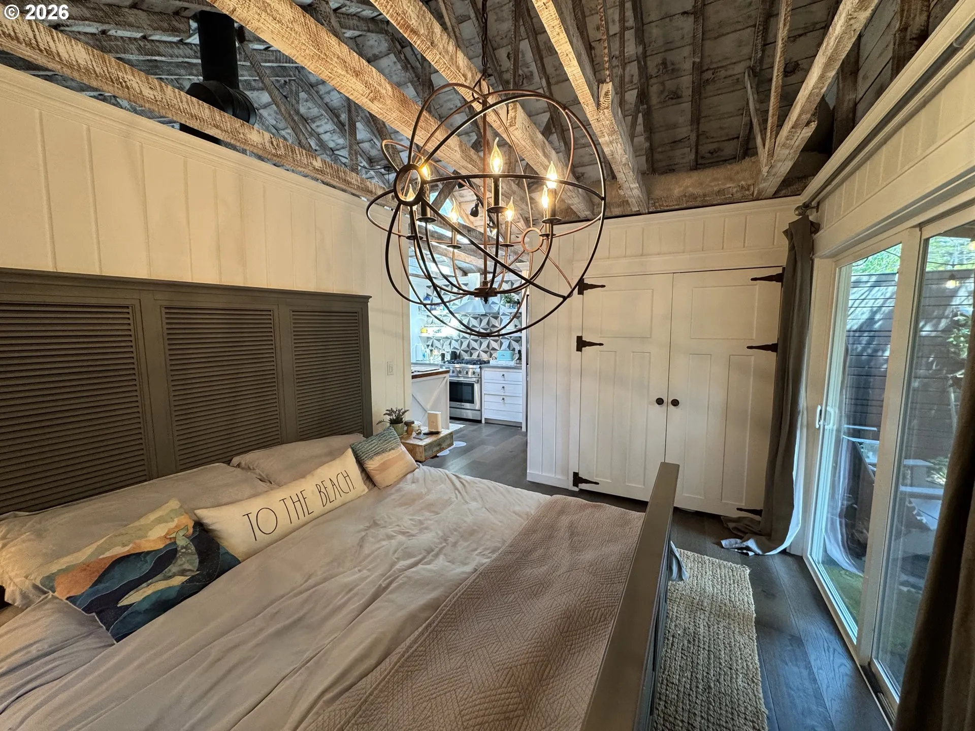 Bedroom, Primary