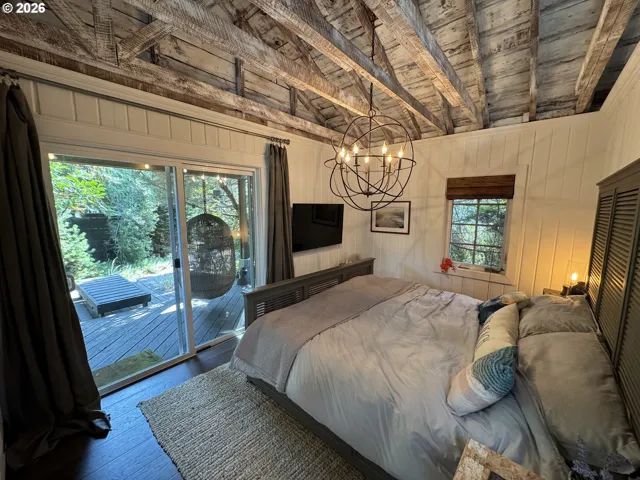 Bedroom, Primary