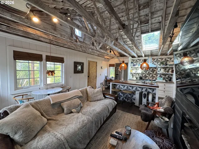 Kitchen/Living Room