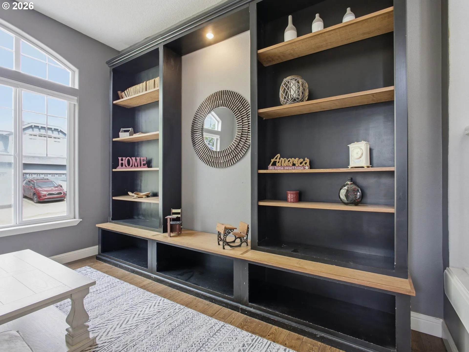 Living Room-Built-In Shelving