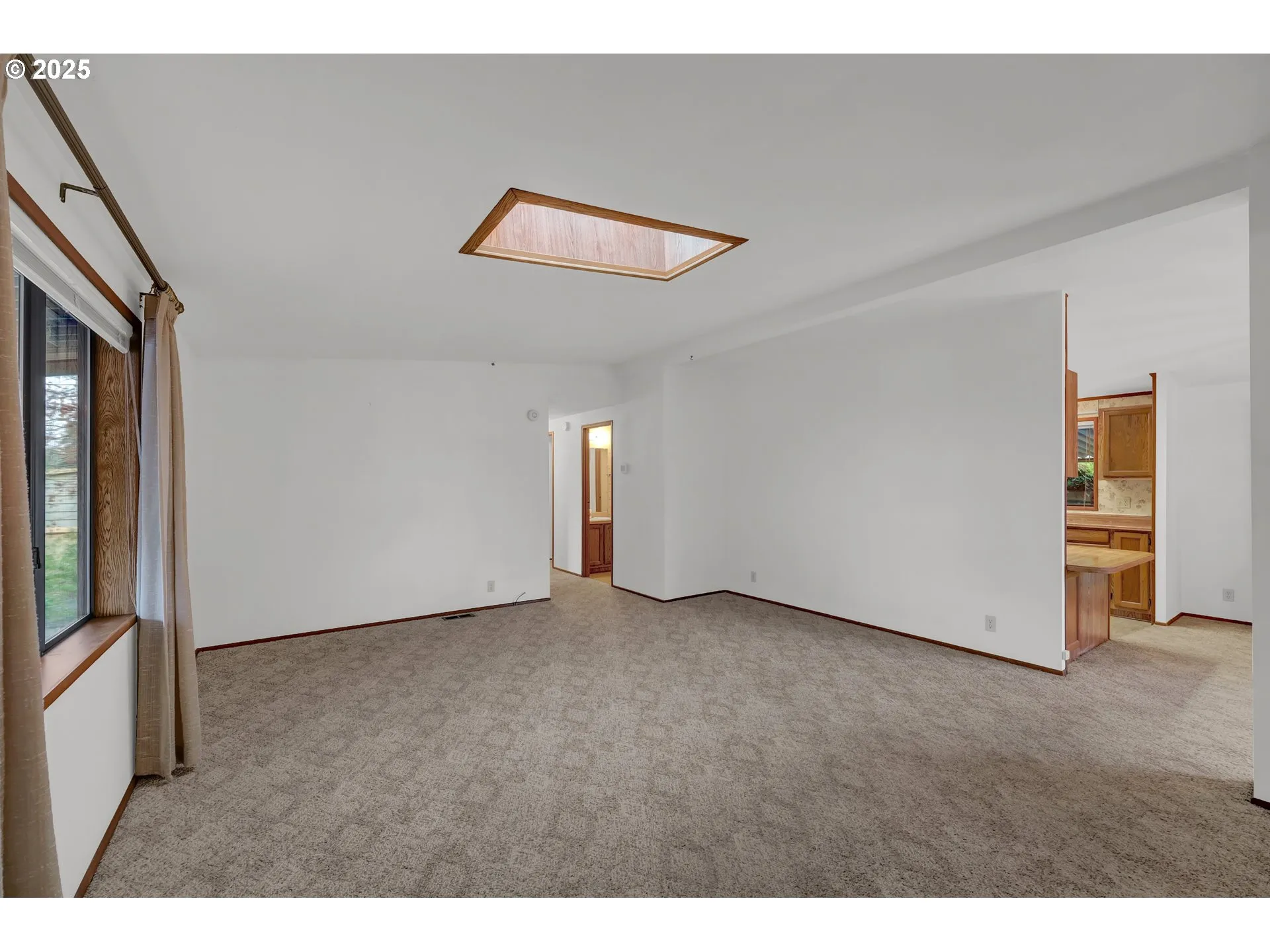 Living Room-Vaulted Ceilings