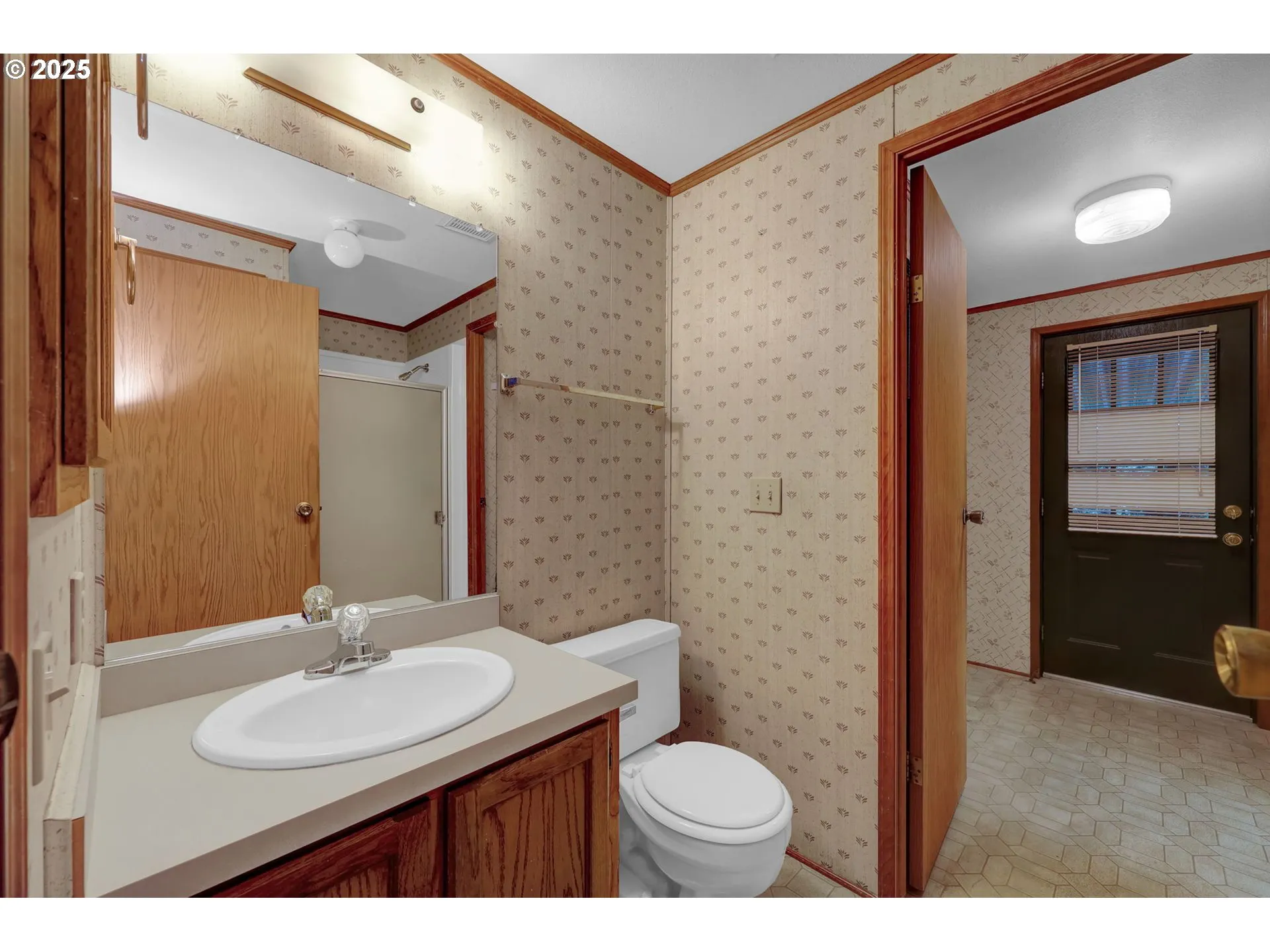 Bathroom-Hall