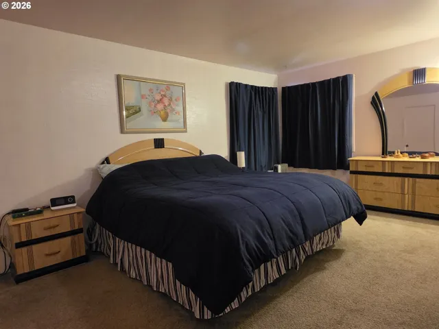 Bedroom, Primary