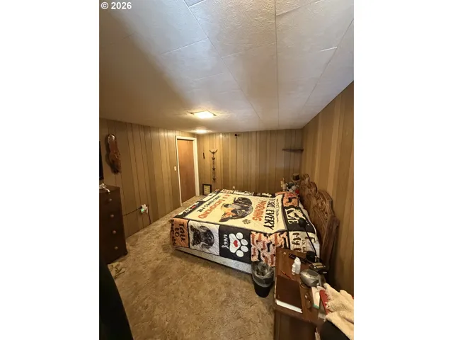 Primary Bedroom-Attached Bathroom