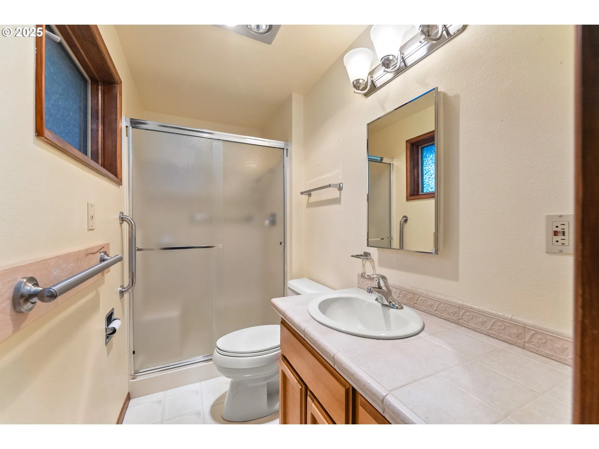 Primary Bedroom-Attached Bathroom