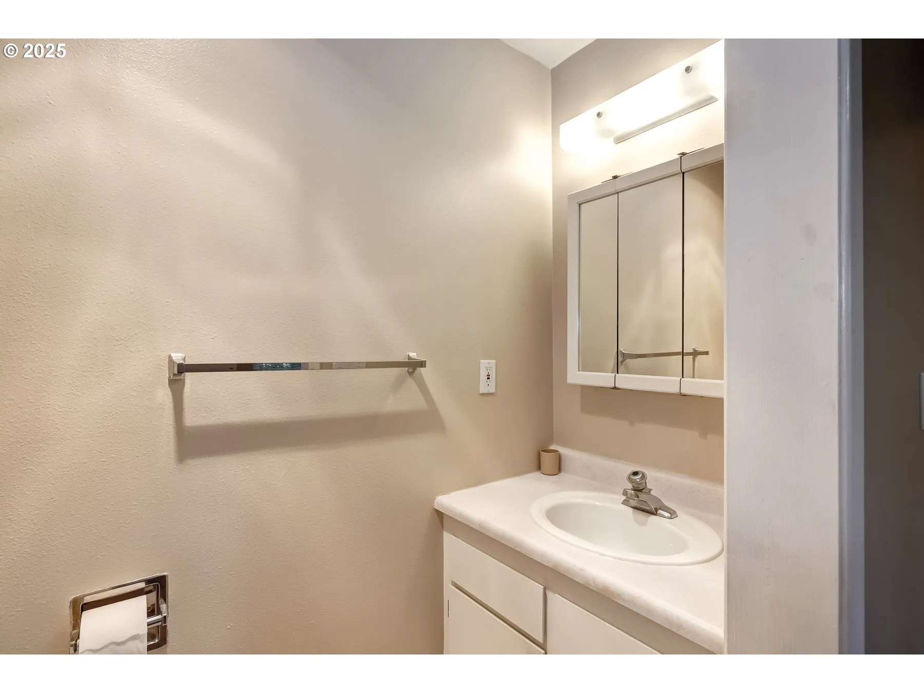 Bathroom, Attached