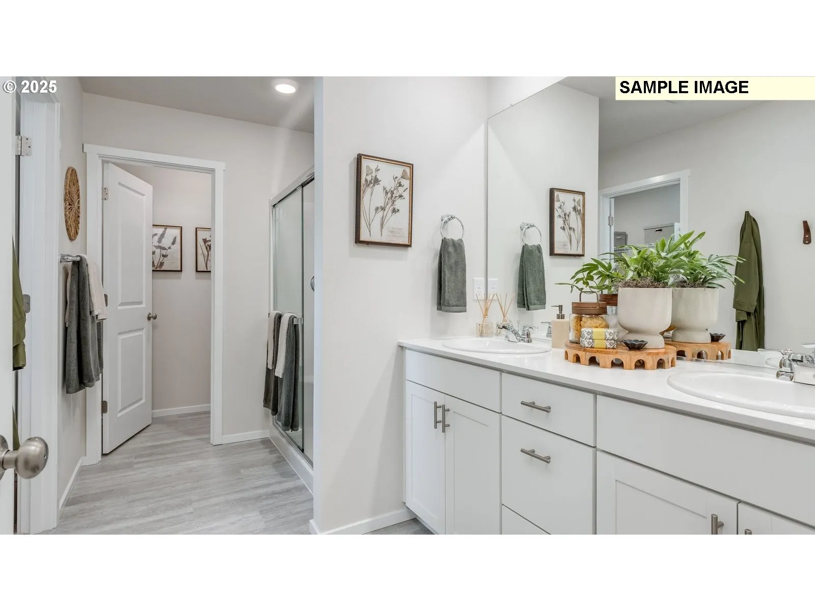 Primary Bedroom-Attached Bathroom