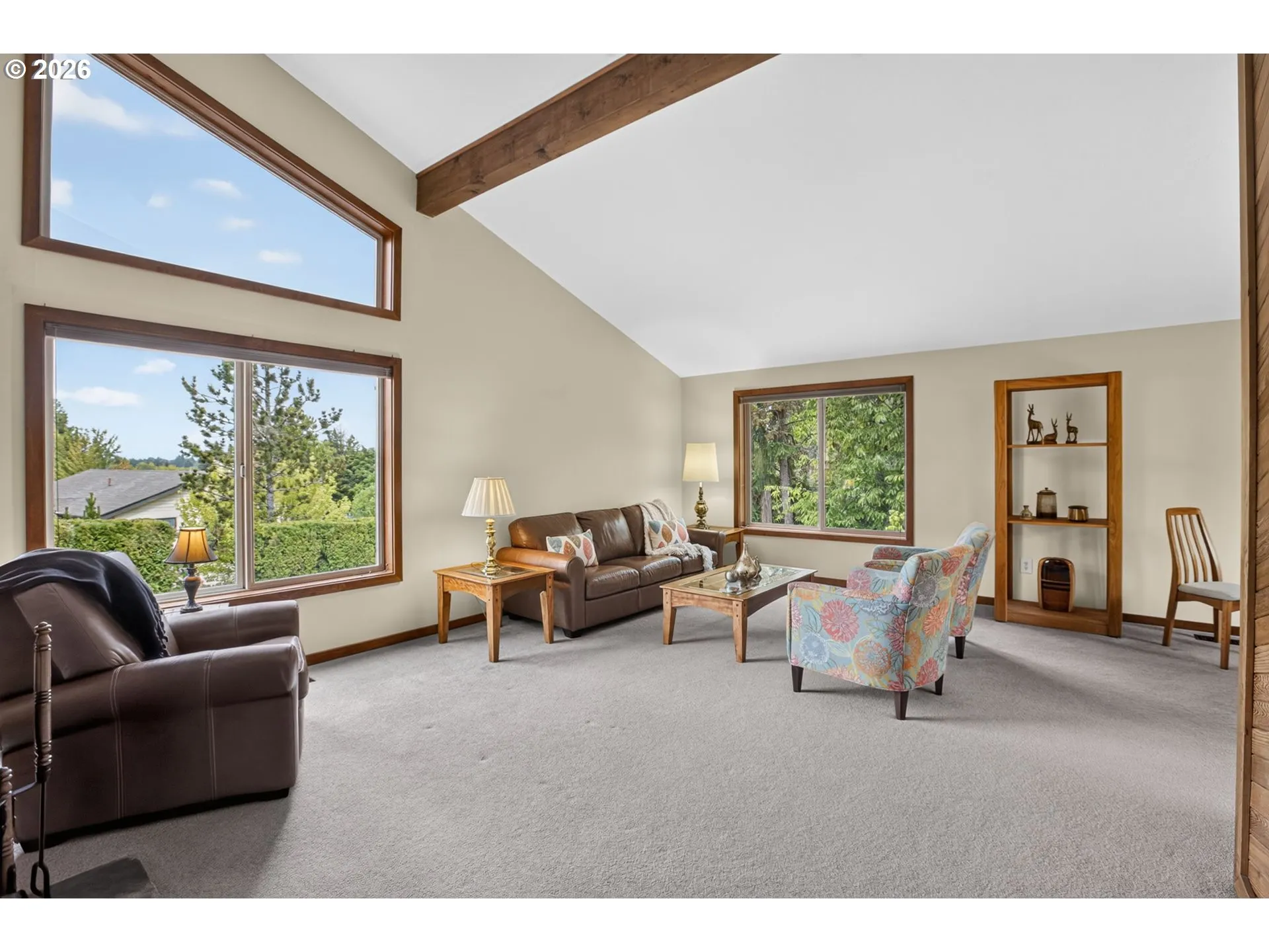 Living Room-Vaulted Ceilings