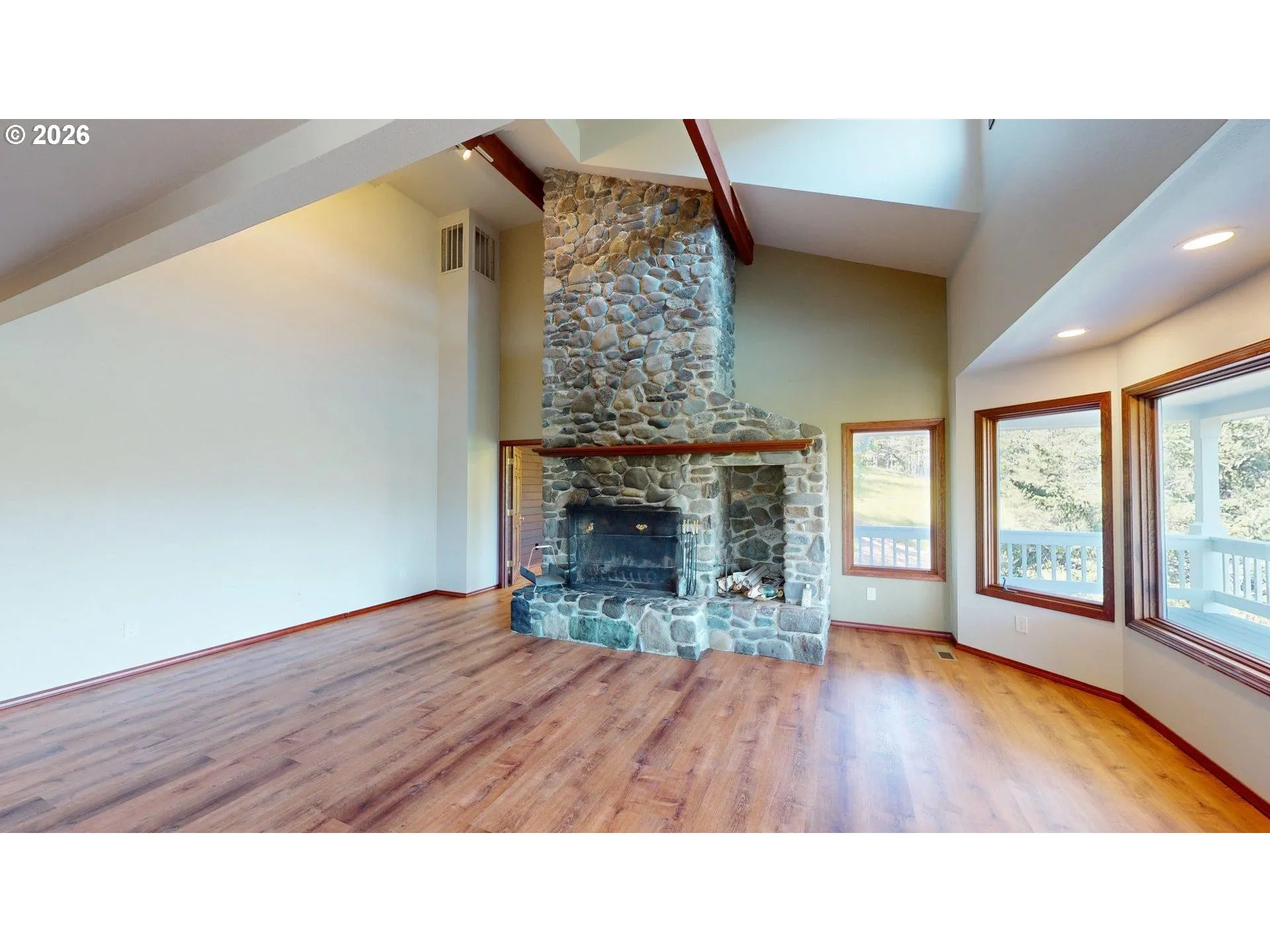 Living Room-Vaulted Ceilings