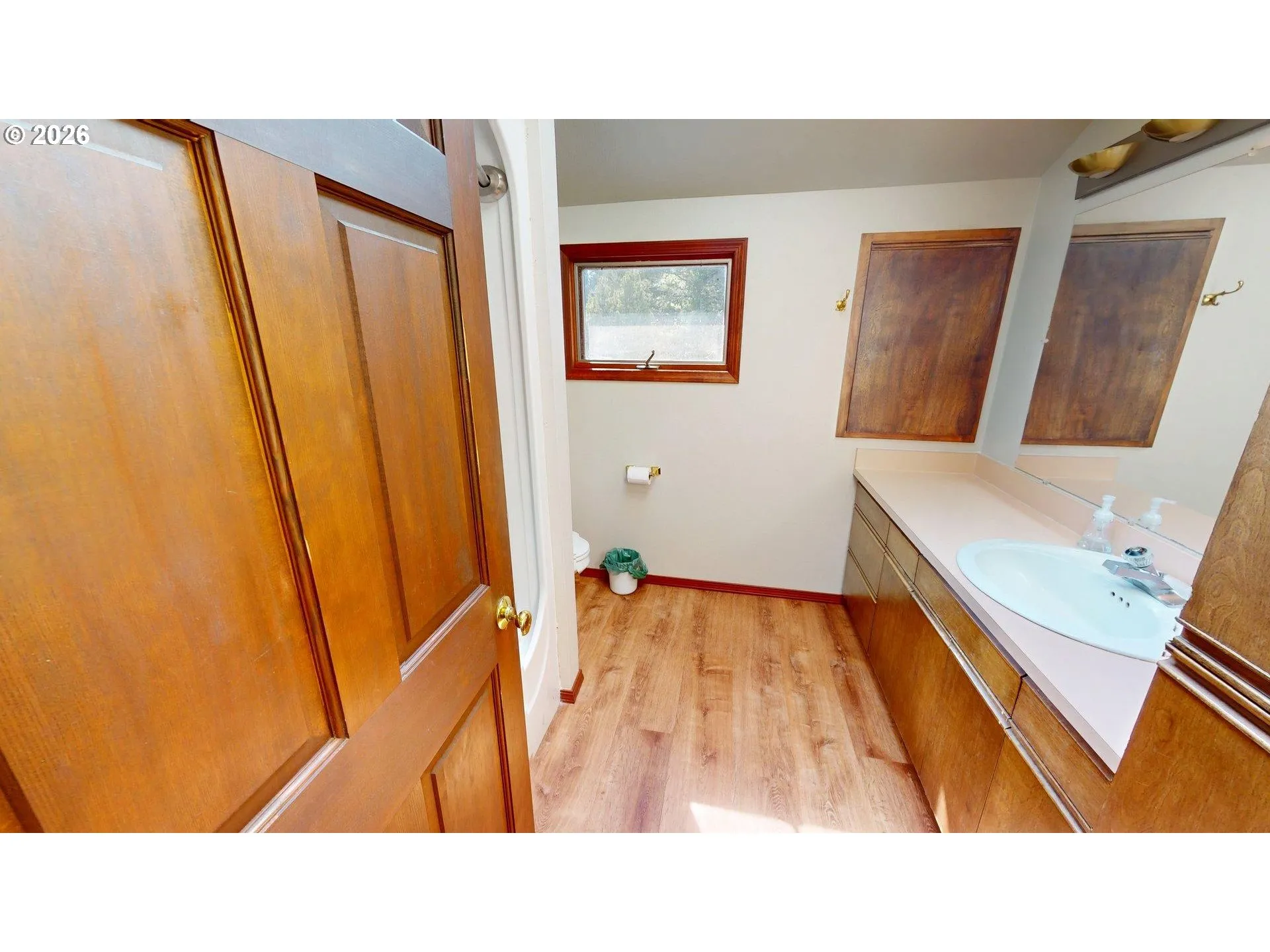 Bathroom-Upper