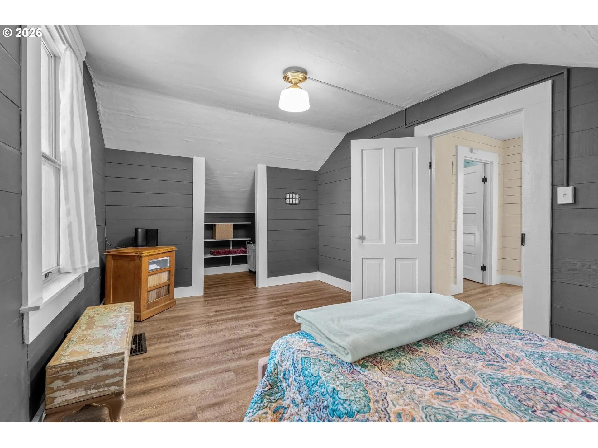 Primary Bedroom-Upper