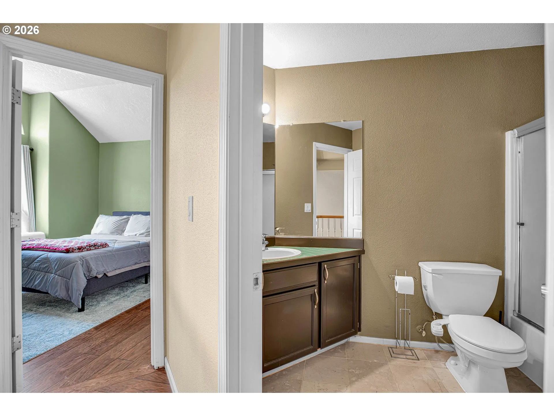 Bathroom, Continental-Hall