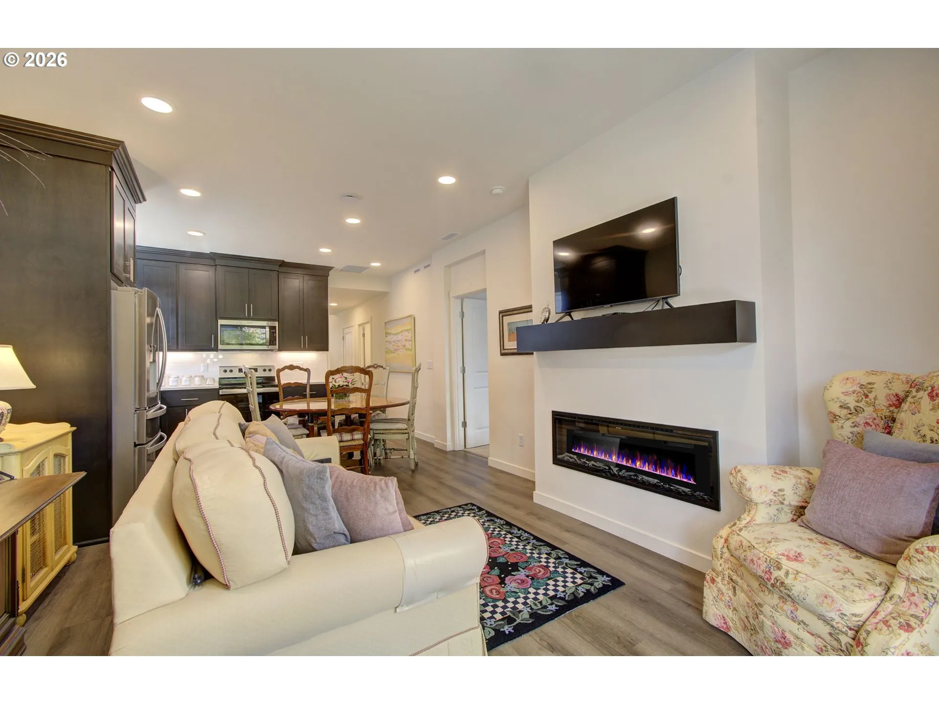 Living Room-Fireplace