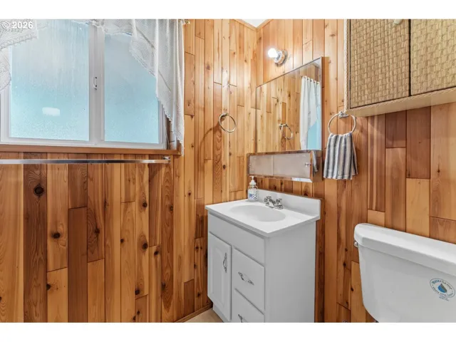 Bathroom-Lower