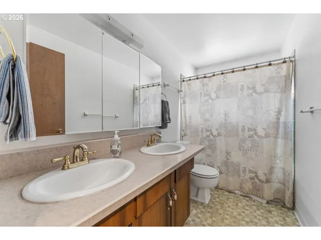 Bathroom-Double Sinks