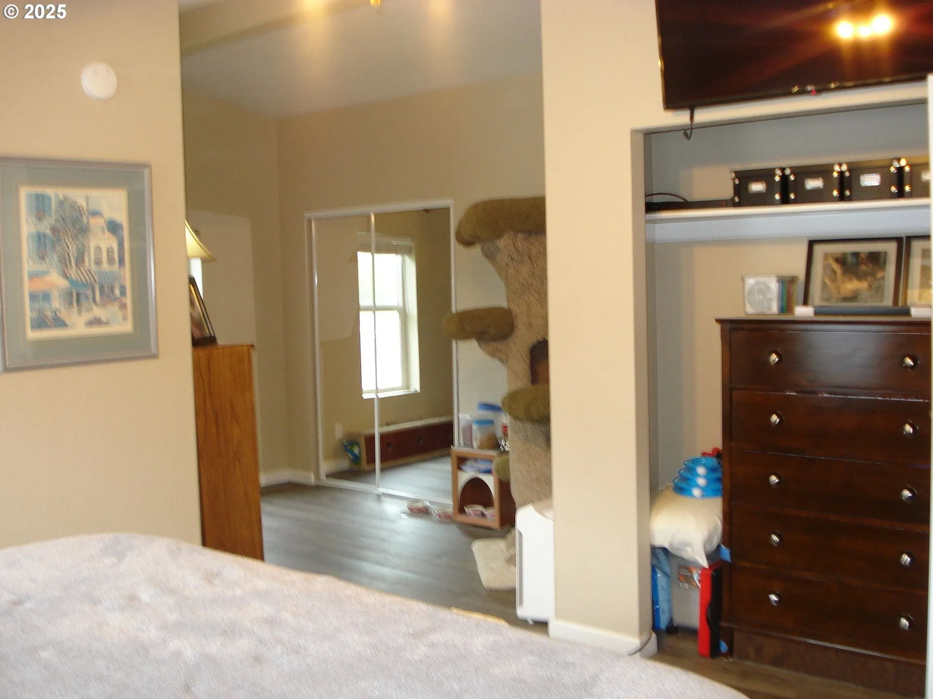 Bedroom, Primary