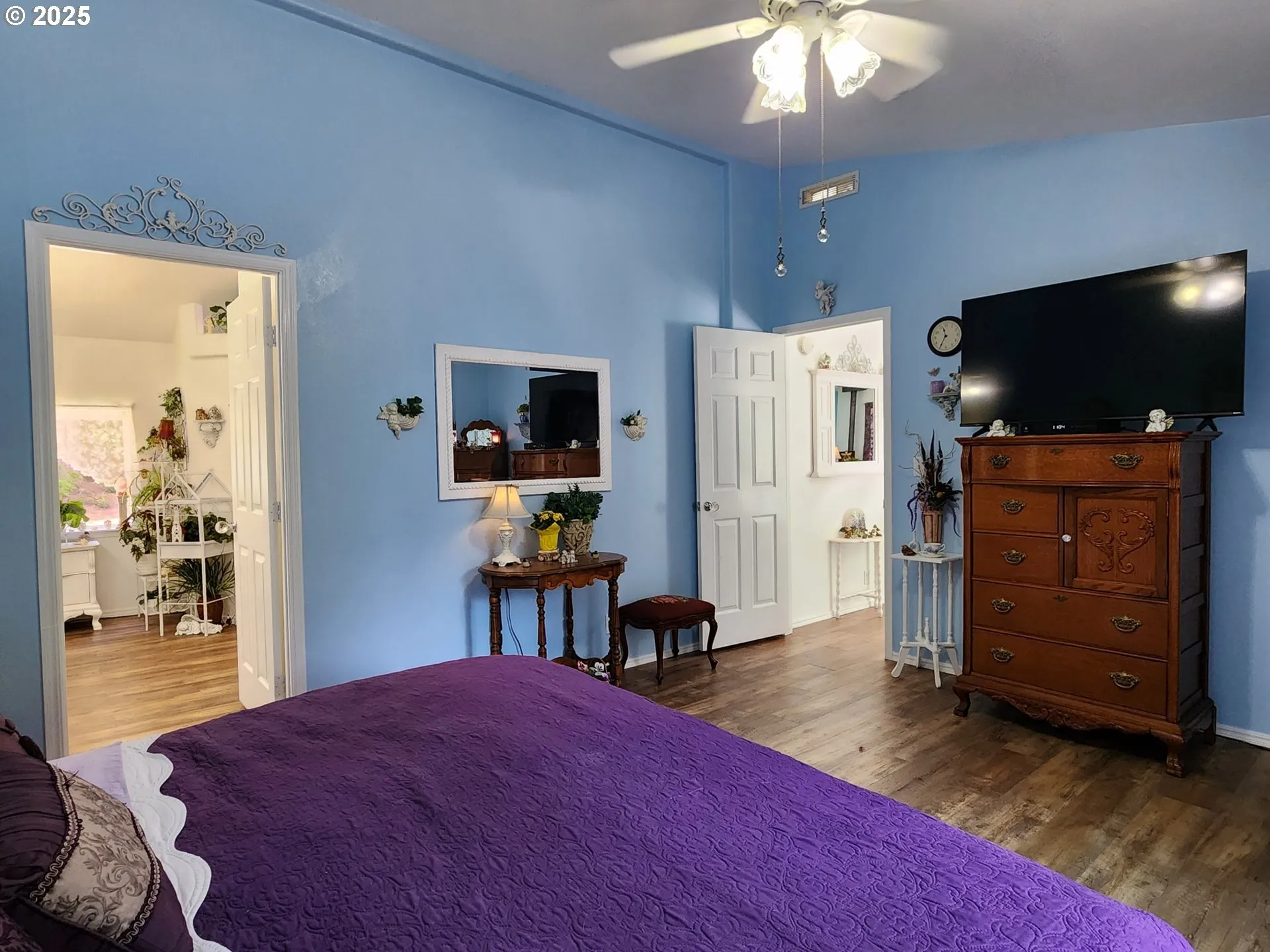 Bedroom, Owner's Suite-Walk-In Closet