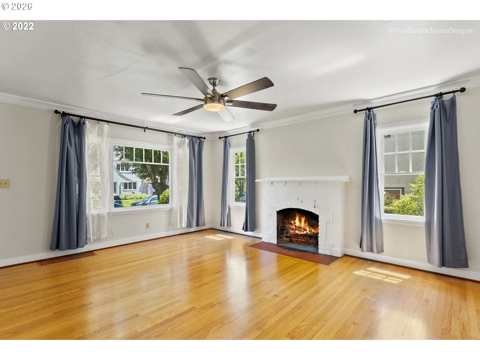 Living Room-Fireplace