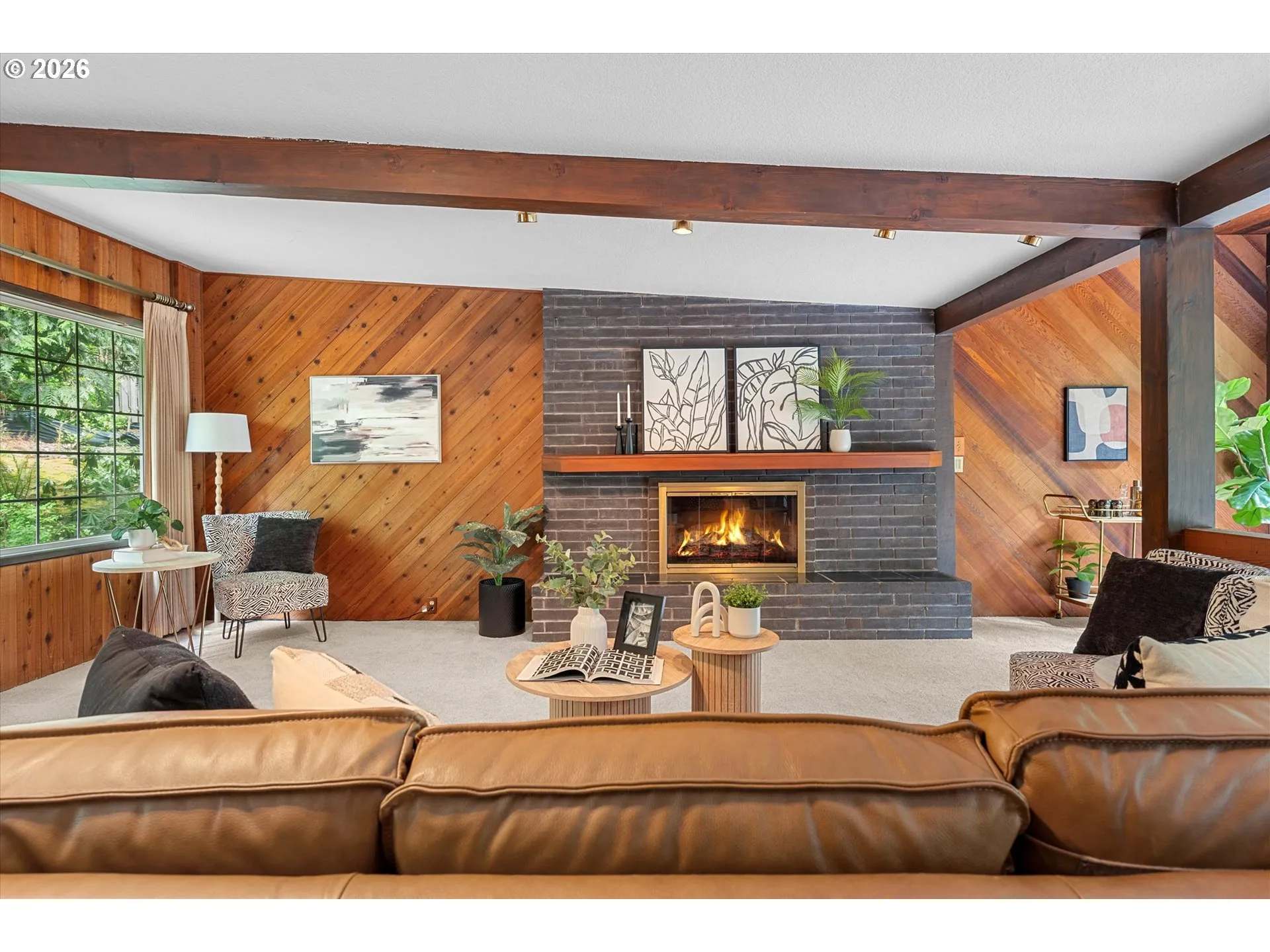 Living Room-Vaulted Ceilings