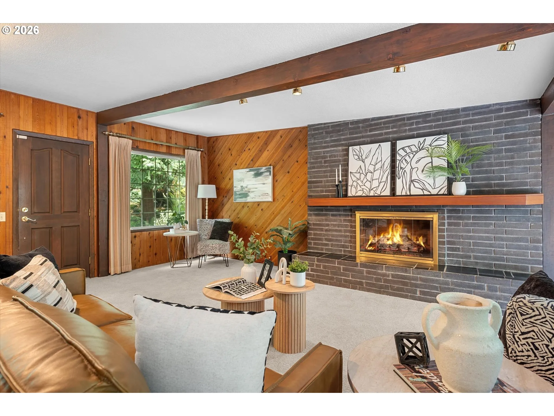 Living Room-Fireplace