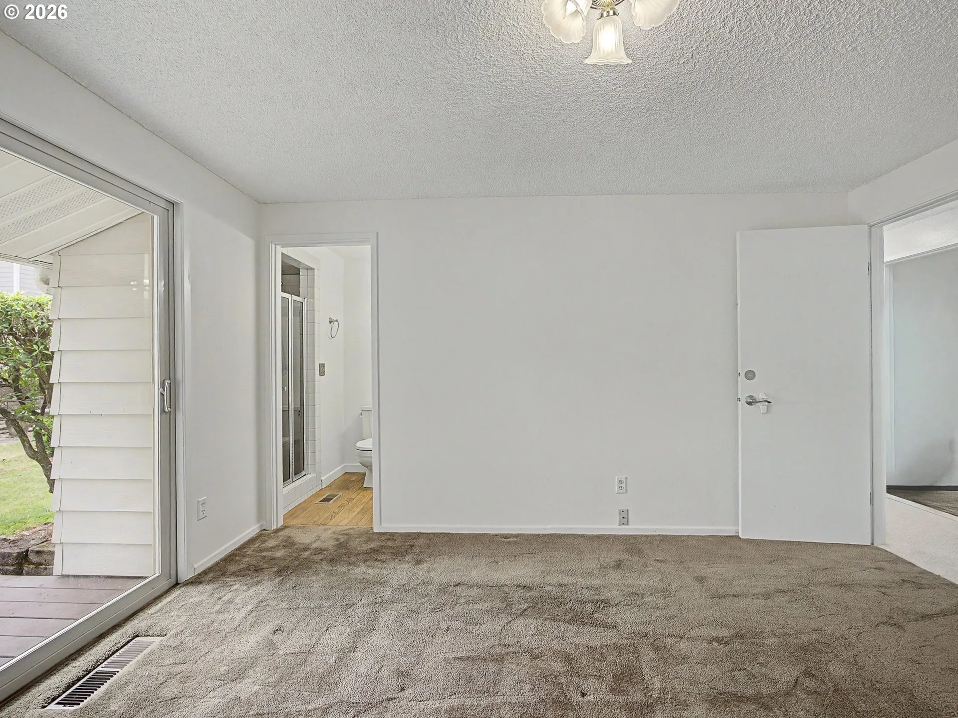 Bedroom, Primary